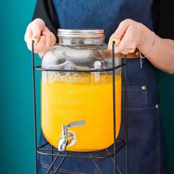 Distributeur de boissons extérieur avec robinet