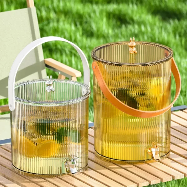 Fontaine à jus vintage pour brunch extérieur