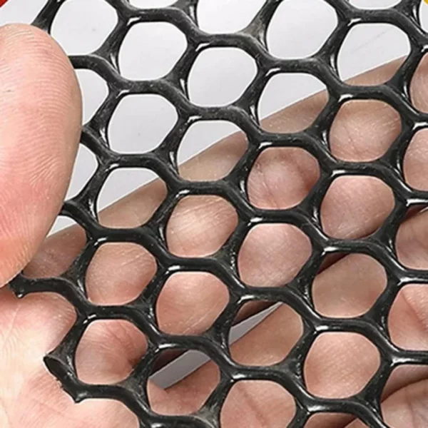 Rouleau de grillage plastique pour jardin potager – Protège vos cultures des animaux et délimite facilement vos espaces – Image 2