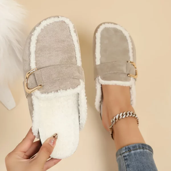 Mules fourrées suédine boucle dorée – Image 3