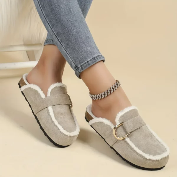 Mules fourrées suédine boucle dorée – Image 4