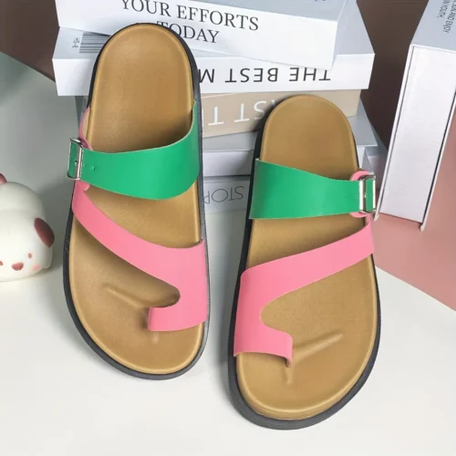 Mules modernes à bride colorée