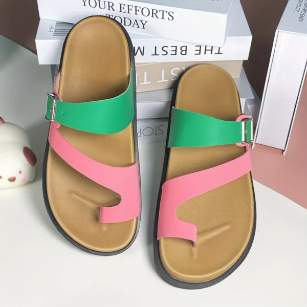 Mules modernes à bride colorée