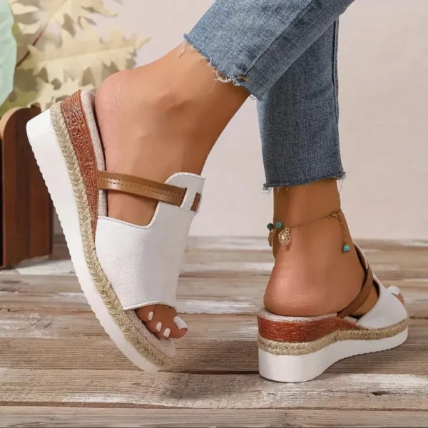 Sandales compensées à détail tressé – Image 3