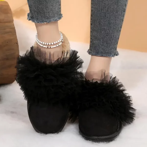 Chaussons femme en fausse fourrure douce avec bordure dentelle – confort cocooning