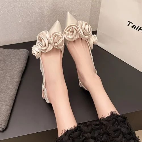 Sandales mariage femme à talon moyen – bout pointu, volants floraux, confortables
