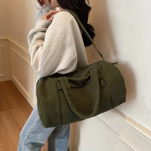 Sac week-end femme en velours côtelé – élégant et pratique pour vos voyages