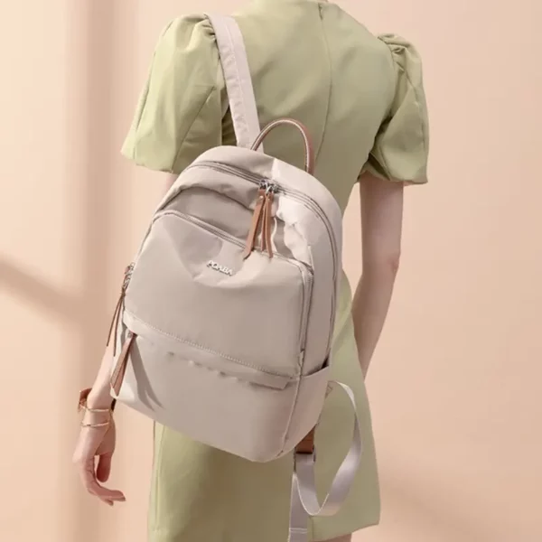 Sac à dos femme léger en tissu Oxford – design élégant avec compartiments multiples