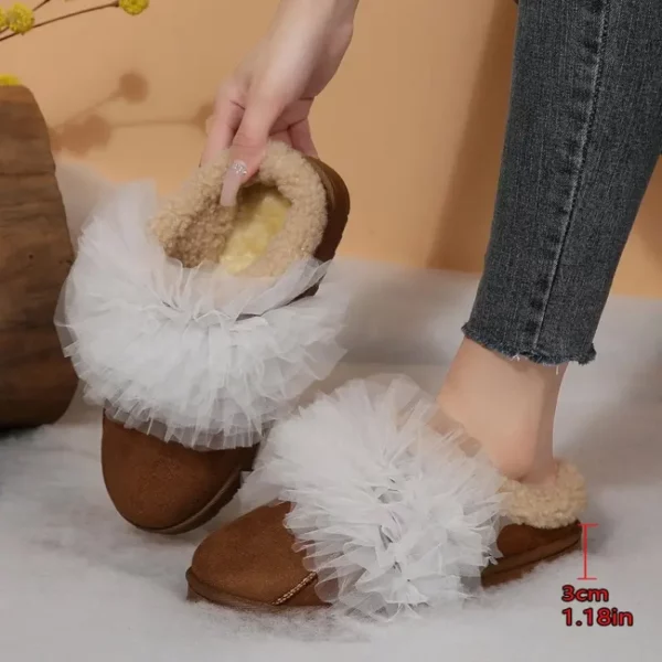 Chaussons femme en fausse fourrure douce avec bordure dentelle – confort cocooning