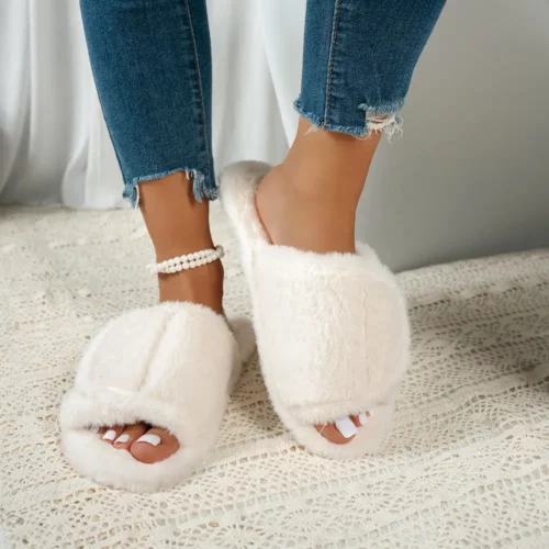 Chaussons femme en fausse fourrure douce – intérieur molletonné et semelle antidérapante