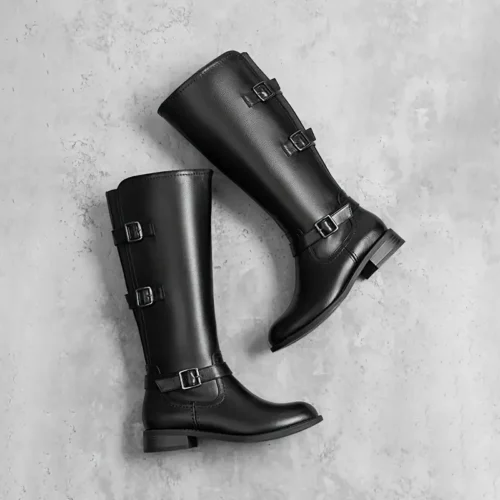 Bottes cavalières femme à talon plat – cuir PU marron avec boucle élégante