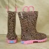 Bottes de pluie femme en caoutchouc imprimé léopard avec poignées contrastées