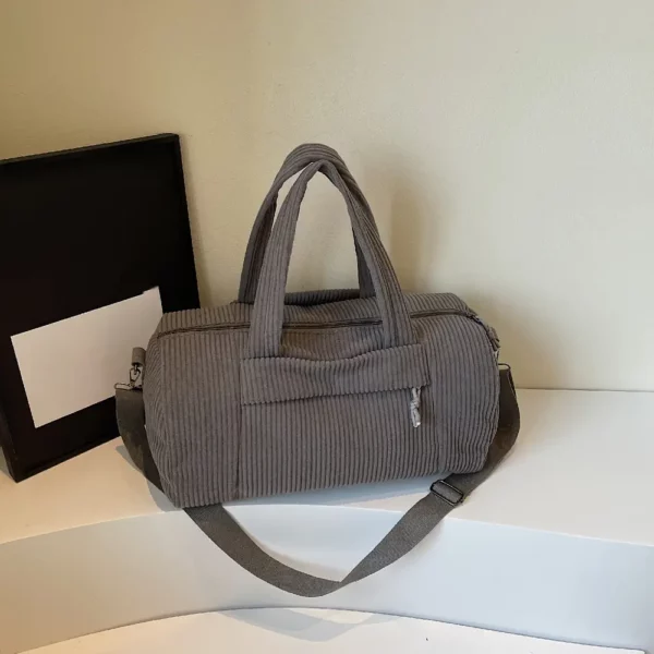 Sac week-end femme en velours côtelé – élégant et pratique pour vos voyages