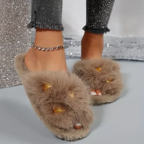 Chaussons femme en fausse fourrure – intérieur chaud et semelle antidérapante