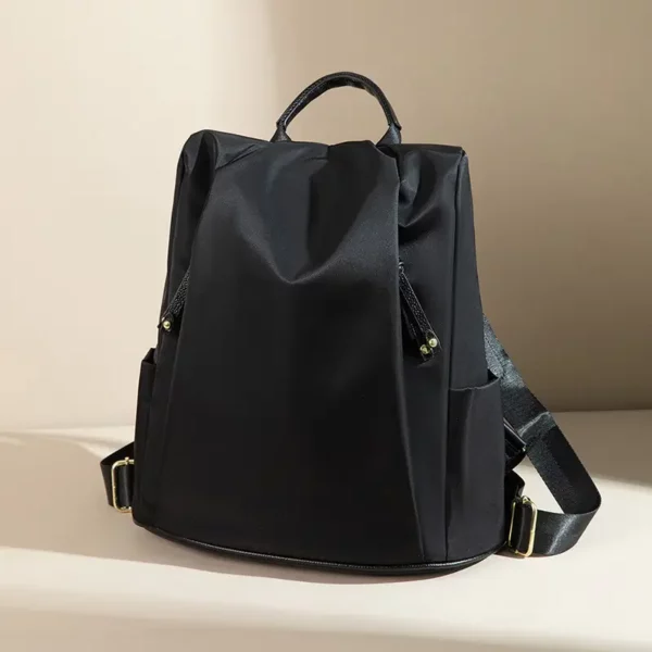 Sac à dos femme en nylon léger – design élégant et durable pour ville et voyage