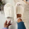 Chaussons femme en fausse fourrure douce – intérieur molletonné et semelle antidérapante