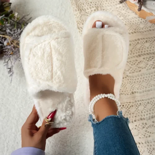 Chaussons femme en fausse fourrure douce – intérieur molletonné et semelle antidérapante