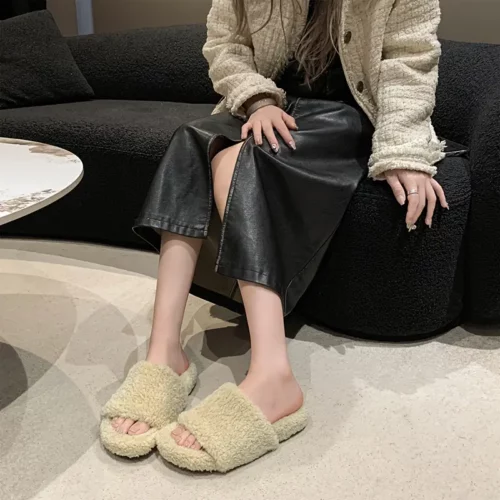 Chaussons femme en peluche douce – confort moelleux pour intérieur cosy