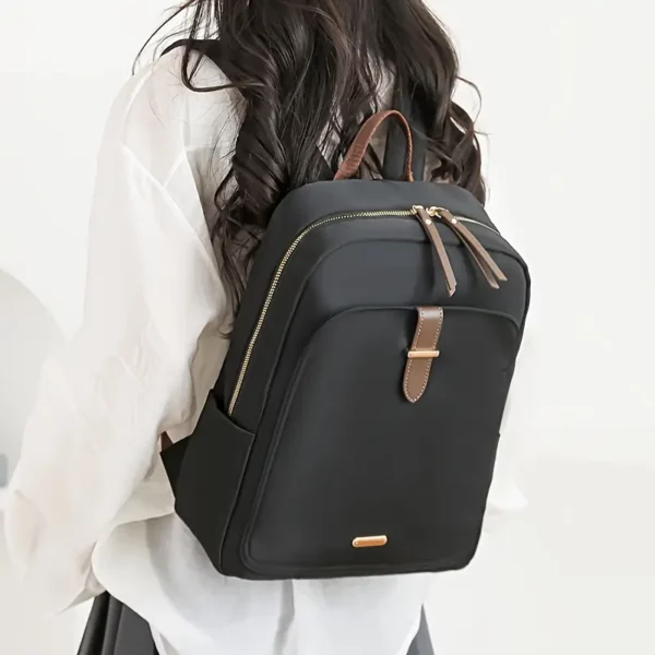 Sac à dos femme nylon léger avec poches zippées – style urbain sécurisé