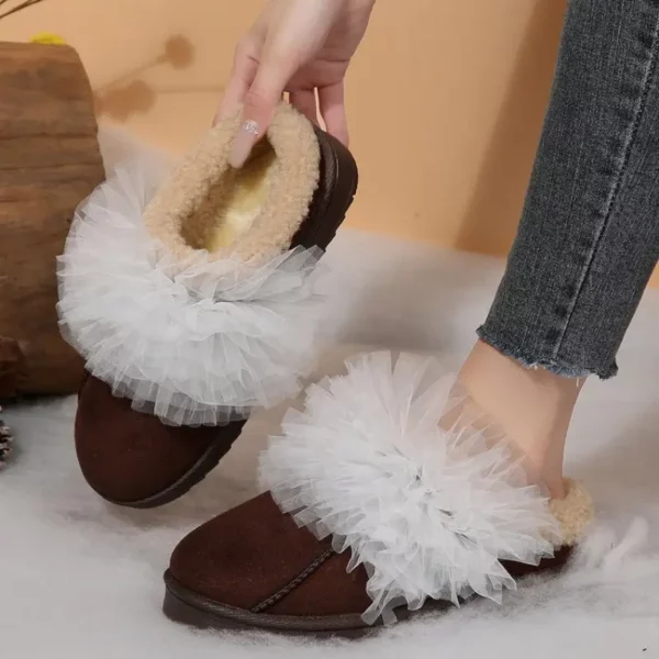 Chaussons femme en fausse fourrure douce avec bordure dentelle – confort cocooning