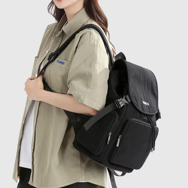 Sac à dos femme nylon léger – élégant et fonctionnel pour travail ou université