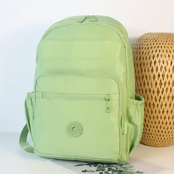 Sac à dos femme léger en nylon résistant – design anti-vol et compartiments multiples