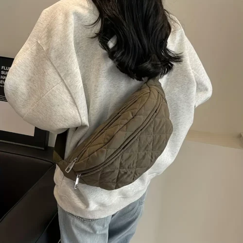 Sac banane femme en velours matelassé – style tendance avec bandoulière ajustable