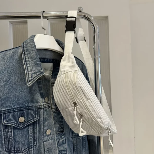 Sac banane femme en velours côtelé – chic et pratique pour le quotidien