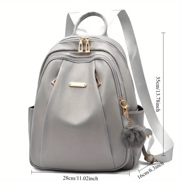 Sac à dos femme léger et élégant – polyester résistant avec pompon déco