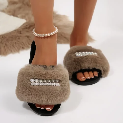 Chaussons femme en fourrure synthétique douce – confort hiver à enfiler antidérapants