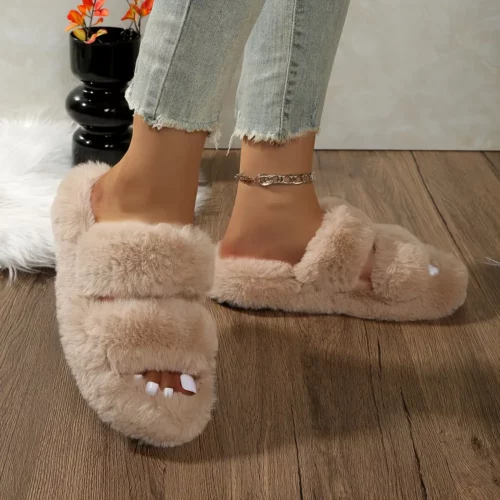 Chaussons femme en fausse fourrure avec bride croisée et semelle épaisse antidérapante