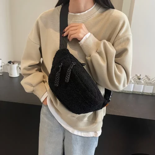 Sac banane en velours peluche femme – porté poitrine tendance et décontracté