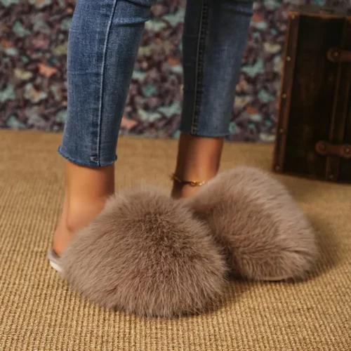 Chaussons femme en fausse fourrure douce – confort intérieur élégant