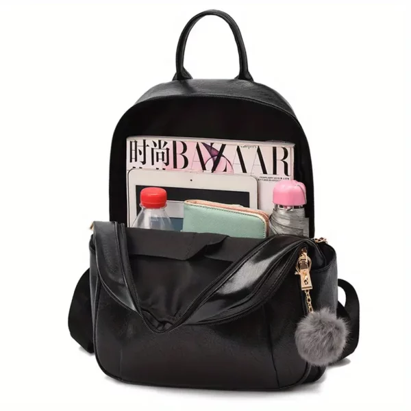 Sac à dos femme léger et élégant – polyester résistant avec pompon déco
