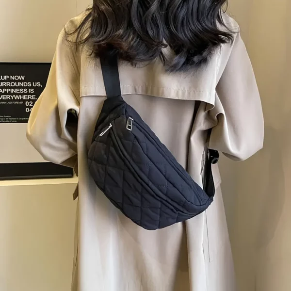 Sac banane femme en velours matelassé – style tendance avec bandoulière ajustable