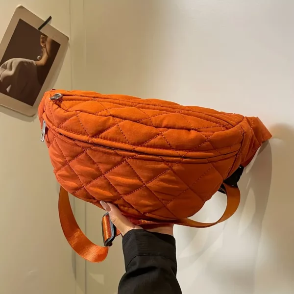 Sac banane femme en velours matelassé – style tendance avec bandoulière ajustable