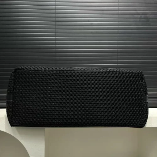 Sac week-end femme en nylon imperméable – bandoulière ajustable et poche avant