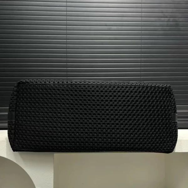 Sac week-end femme en nylon imperméable – bandoulière ajustable et poche avant