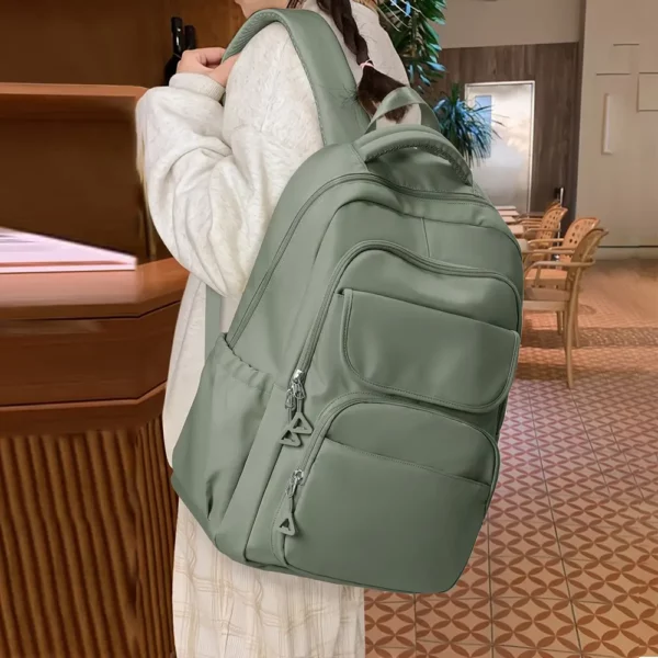 Sac à dos léger femme en nylon imperméable – style urbain et décontracté