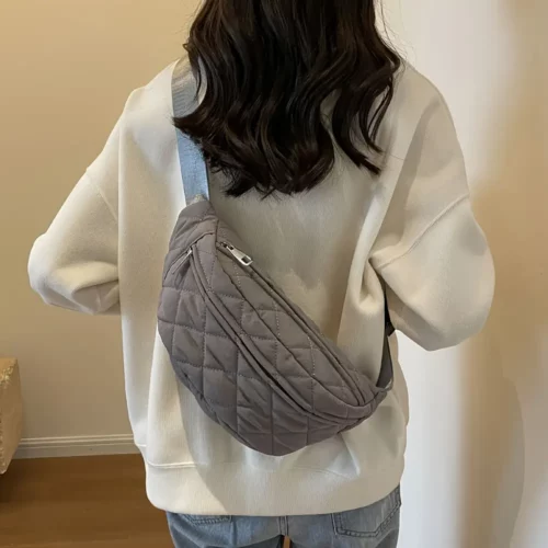 Sac banane femme en velours matelassé – style tendance avec bandoulière ajustable