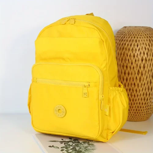 Sac à dos femme léger en nylon résistant – design anti-vol et compartiments multiples