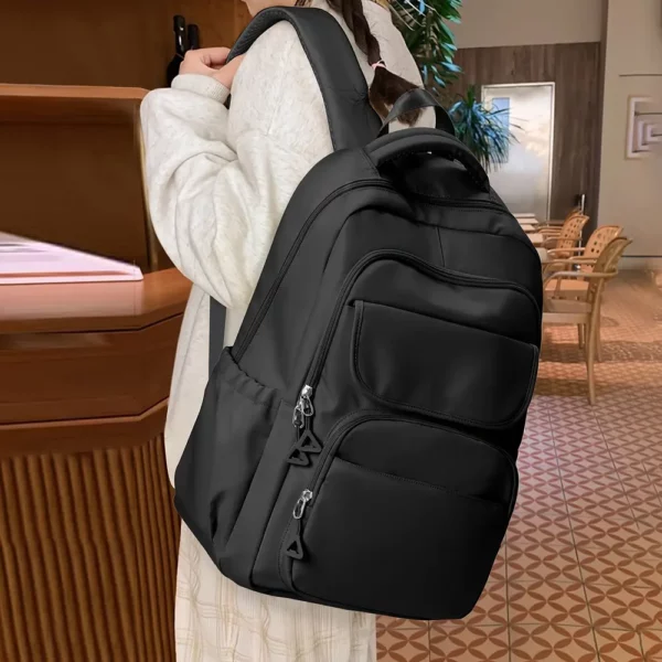 Sac à dos léger femme en nylon imperméable – style urbain et décontracté