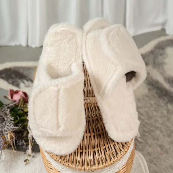 Chaussons femme en fausse fourrure douce – intérieur molletonné et semelle antidérapante