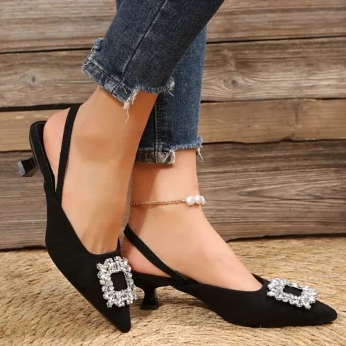 Sandales à petit talon pour mariage femme – bout pointu et strass élégants