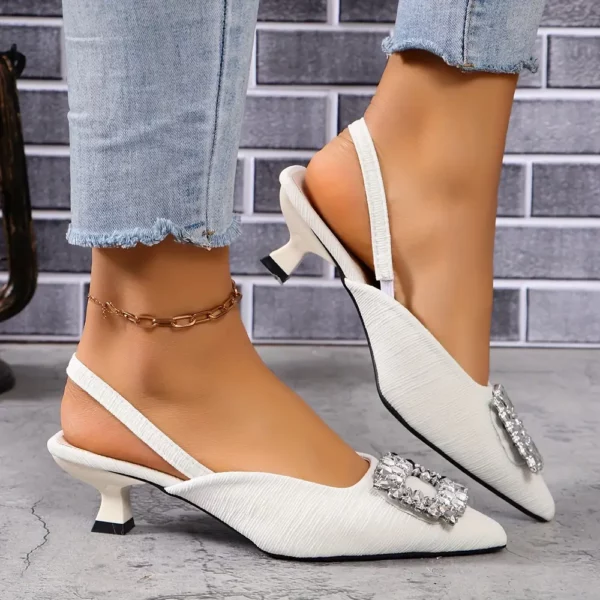 Sandales à petit talon pour mariage femme – bout pointu et strass élégants