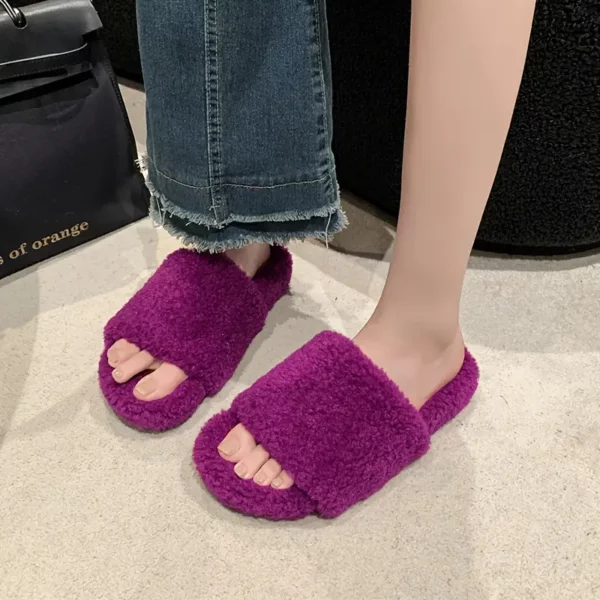 Chaussons femme en peluche douce – confort moelleux pour intérieur cosy