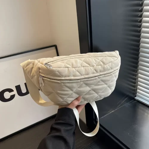 Sac banane femme en velours matelassé – style tendance avec bandoulière ajustable
