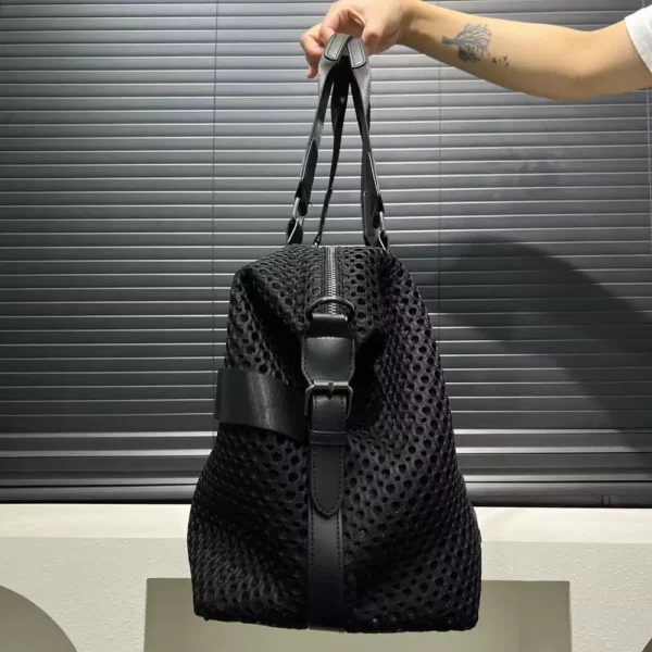 Sac week-end femme en nylon imperméable – bandoulière ajustable et poche avant