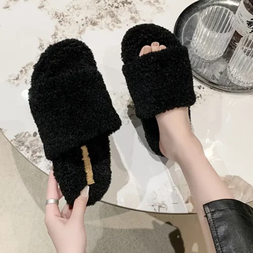 Chaussons femme en peluche douce – confort moelleux pour intérieur cosy
