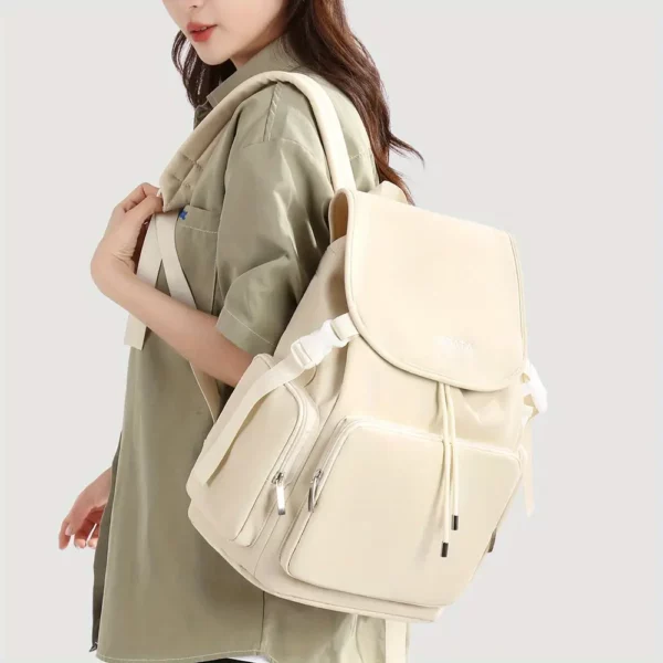 Sac à dos femme nylon léger – élégant et fonctionnel pour travail ou université